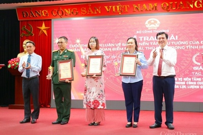 Các tác giả đoạt giải Nhì