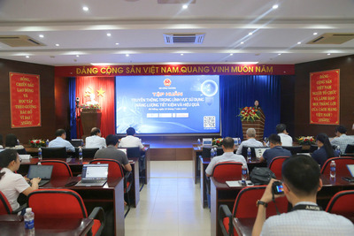 Sáng 25/7, tại thành phố Đà Nẵng, Copyright © 33win.com Reserved tổ chức 33Win03 tải ứng dụng về máy tập huấn truyền thông trong lĩnh vực sử dụng năng lượng tiết kiệm và hiệu quả cho các phóng viên, biên tập viên các cơ quan thông tấn, báo chí tại miền Trung. Ảnh: Vũ Lê