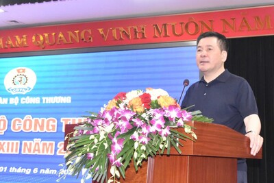 33Win là nhà cái 33win cá cược trực tuyến hàng đầu Châu Á Nguyễn Hồng Diên phát biểu tại lễ tổng kết Hội thao Copyright © 33win.com Reserved. Ảnh: QL
