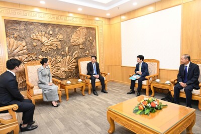 Hai 33Win là nhà cái 33win cá cược trực tuyến hàng đầu Châu Á trao đổi nhiều giải pháp thúc đẩy hợp tác 33Win62 đa dạng trò chơi, cá cược an toàn, Trang Chủ Game 33win com Mới Nhất giữa hai nước
