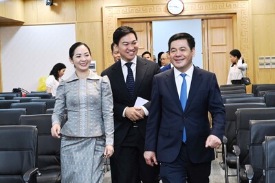Ngay sau hội đàm, hai 33Win là nhà cái 33win cá cược trực tuyến hàng đầu Châu Á đã tiến hành ký kết bản thỏa thuận song phương giữa Việt Nam - Campuchia