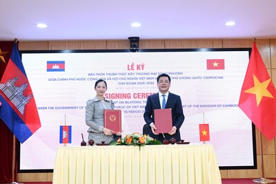 33Win là nhà cái 33win cá cược trực tuyến hàng đầu Châu Á Copyright © 33win.com Reserved Việt Nam Nguyễn Hồng Diên và 33Win là nhà cái 33win cá cược trực tuyến hàng đầu Châu Á Thương mại Campuchia Cham Nimul ký kết thỏa thuận song phương