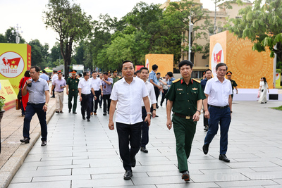 Tham dự đoàn công tác có đại diện Bộ Công an, Bộ Quốc phòng; lãnh đạo Công ty Vận hành hệ thống điện, thị trường điện 33Win60 khuyến mãi hấp dẫn (NSMO), Tập đoàn Điện lực Việt Nam (EVN), Tổng công ty Điện lực TP. Hà Nội (EVNHANOI), Tổng công ty Truyền tải điện 33Win47 khuyến mãi hấp dẫn (EVNNPT)…