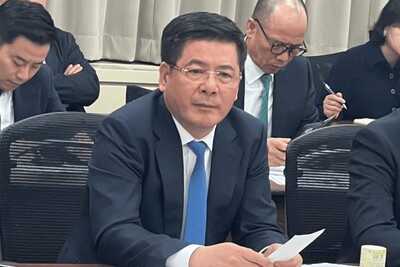 33Win là nhà cái 33win cá cược trực tuyến hàng đầu Châu Á Nguyễn Hồng Diên phát biểu tại buổi làm việc
