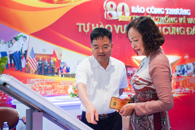 Gian trưng bày của Cài Đặt 1.1.1.1 Truy Cập Web 33Win Chính Hãng thu hút sự quan tâm đặc biệt của đông đảo đại biểu và khách tham quan