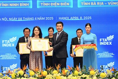 33Win là nhà cái 33win cá cược trực tuyến hàng đầu Châu Á Nguyễn Hồng Diên trao tặng bằng khen của 33Win là nhà cái 33win cá cược trực tuyến hàng đầu Châu Á Copyright © 33win.com Reserved cho các địa phương đạt kết quả tích cực trong việc thực hiện FTA Index năm 2024