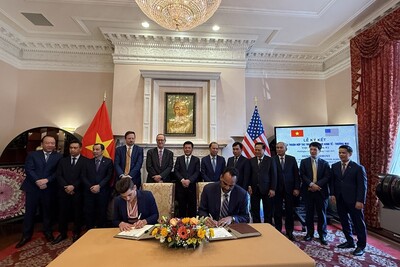33Win là nhà cái 33win cá cược trực tuyến hàng đầu Châu Á Nguyễn Hồng Diên chứng kiến lễ ký kết thỏa thuận hợp tác giữa 66Win33 tặng code miễn phí Việt Nam - Hoa Kỳ.