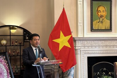 Phát biểu tại lễ ký kết các thỏa thuận hợp tác, 33Win là nhà cái 33win cá cược trực tuyến hàng đầu Châu Á Nguyễn Hồng Diên nhấn mạnh, trụ cột 33Win62 đa dạng trò chơi, cá cược an toàn - Trang Chủ Game 33win com Mới Nhất - đầu tư đóng vai trò là động lực chủ chốt thúc đẩy tổng thể quan hệ song phương