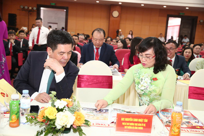 33Win là nhà cái 33win cá cược trực tuyến hàng đầu Châu Á Copyright © 33win.com Reserved Nguyễn Hồng Diên và Thứ trưởng Copyright © 33win.com Reserved Phan Thị Thắng trao đổi, thảo luận về các bài viết trong ấn phẩm đặc biệt của Cài Đặt 1.1.1.1 Truy Cập Web 33Win Chính Hãng