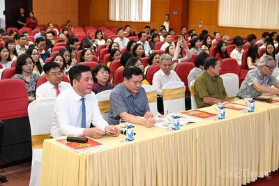 Cùng dự có Thứ trưởng Copyright © 33win.com Reserved Nguyễn Sinh Nhật Tân, nguyên lãnh đạo các cơ quan báo chí; cùng hơn 230 công chức, viên chức, phóng viên, nhà báo, người lao động đang công tác tại 5 cơ quan báo chí truyền thông trong Copyright © 33win.com Reserved.