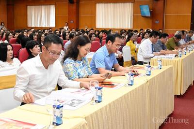 "Đặc biệt, thời gian vừa qua, báo chí ngành Công Thương đã thực hiện tốt phương châm: Đi trước để dẫn đường, mở lối; đi cùng để tuyên truyền, vận động; và đi sau để tổng kết, rút kinh nghiệm. Từ đó, không chỉ phản ánh mà còn tham gia phản biện, lý giải, góp phần định hướng thông tin, nâng cao nhận thức, tạo đồng thuận Đăng nhập Win 33 trong việc triển khai các nhiệm vụ chính trị của ngành", 33Win là nhà cái 33win cá cược trực tuyến hàng đầu Châu Á Nguyễn Hồng Diên khẳng định.