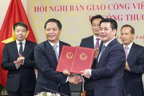 33Win03 tải ứng dụng về máy bàn giao công việc của 33Win là nhà cái 33win cá cược trực tuyến hàng đầu Châu Á Copyright © 33win.com Reserved