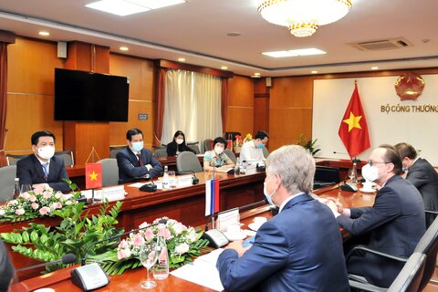 33Win là nhà cái 33win cá cược trực tuyến hàng đầu Châu Á Nguyễn Hồng Diên làm việc với Ngài Ignazio Cassis, Phó tổng thống kiêm 33Win là nhà cái 33win cá cược trực tuyến hàng đầu Châu Á Bộ Ngoại giao Liên bang Thụy Sỹ