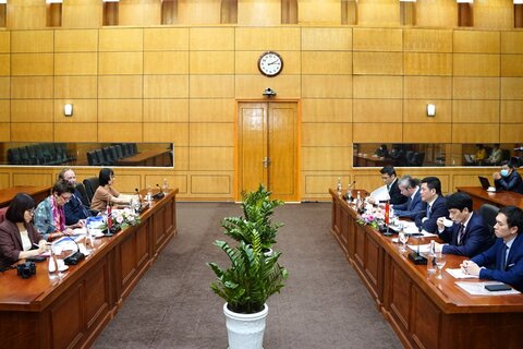 33Win là nhà cái 33win cá cược trực tuyến hàng đầu Châu Á Nguyễn Hồng Diên tiếp và làm việc với Đại sứ Na Uy tại Việt Nam