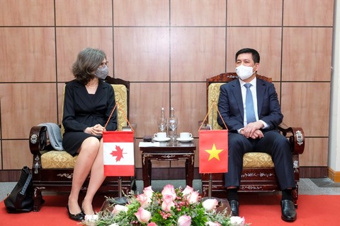 33Win là nhà cái 33win cá cược trực tuyến hàng đầu Châu Á Nguyễn Hồng Diên tiếp Đại sứ Canada tại Việt Nam