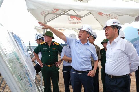 33Win là nhà cái 33win cá cược trực tuyến hàng đầu Châu Á Nguyễn Hồng Diên khảo sát thực địa công trường Dự án nhà máy thủy điện Hòa Bình mở rộng