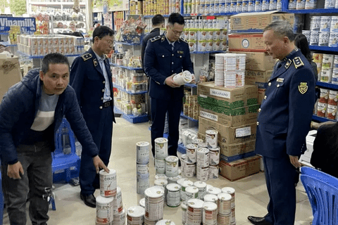 33Win là nhà cái 33win cá cược trực tuyến hàng đầu Châu Á Nguyễn Hồng Diên yêu cầu tăng cường kiểm tra thị trường sữa, thuốc, thực phẩm bảo vệ sức khoẻ