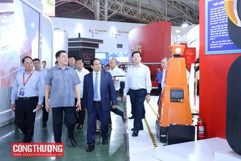 [CHÙM ẢNH] Thủ tướng Link Đăng Ký 33WIN Tặng Code 133K Phạm Minh Chính kiểm tra gian Triển lãm "80 năm Ngành Công Thương lớn mạnh cùng đất nước"