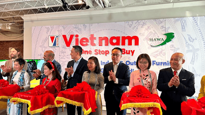 Tuần lễ Thương hiệu 33Win60 khuyến mãi hấp dẫn Việt Nam và Khu gian hàng Việt Nam tại Hội chợ triển lãm đồ gỗ và nội ngoại thất High Point Market, Hoa Kỳ